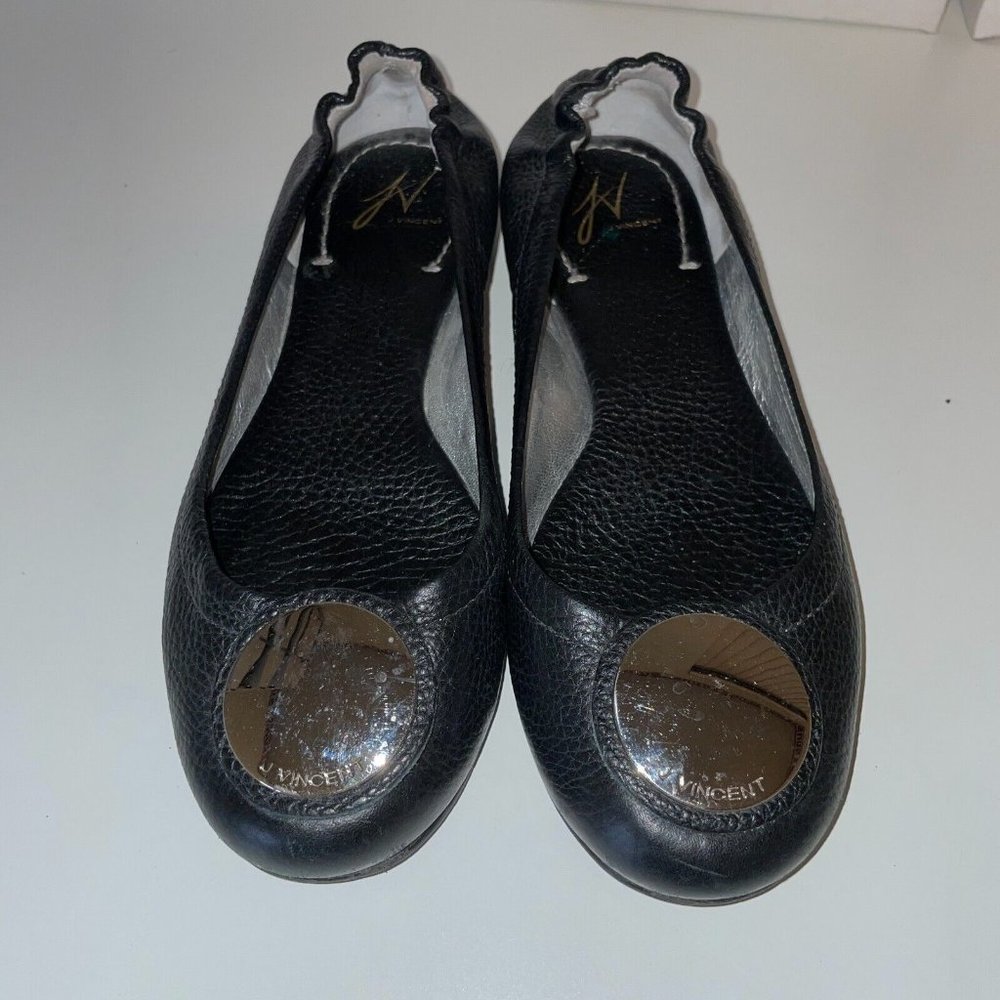 J VINCENT REFLECTION Ballet Flats Medallion Silver Leather Sz 6.5 Black Pebbled
